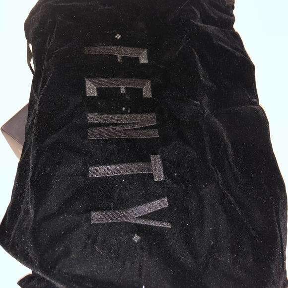 8/10 Condition - Picture 3 of 5